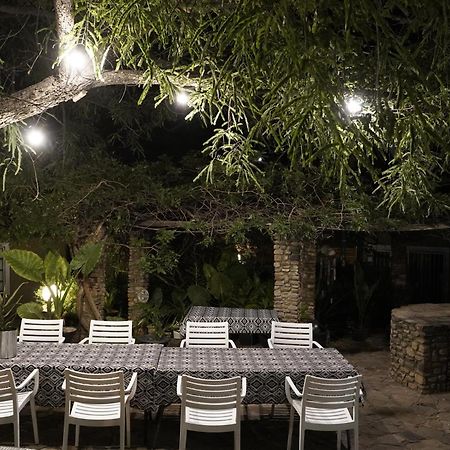 Enchanting Self-Catering Villa With Queen Bed At Bokmakierie Villas Windhoek Bagian luar foto