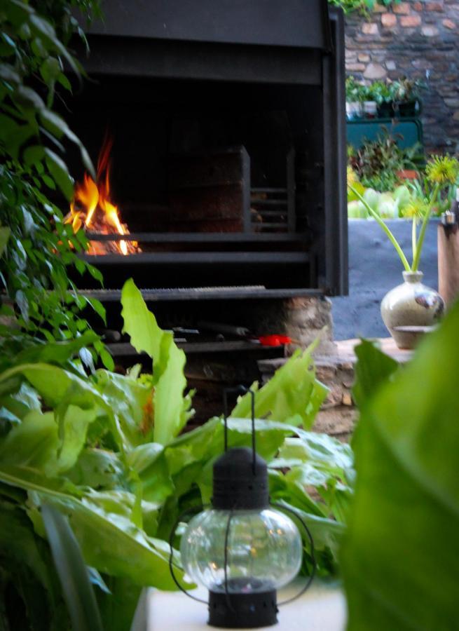 Enchanting Self-Catering Villa With Queen Bed At Bokmakierie Villas Windhoek Bagian luar foto