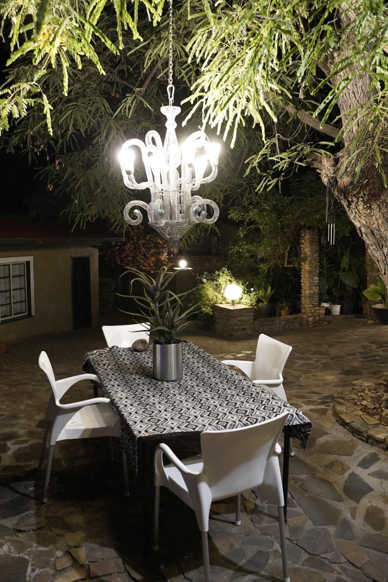 Enchanting Self-Catering Villa With Queen Bed At Bokmakierie Villas Windhoek Bagian luar foto